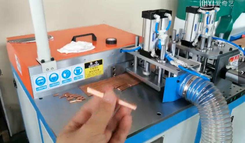 全自動(dòng)銅棒切割機(jī)