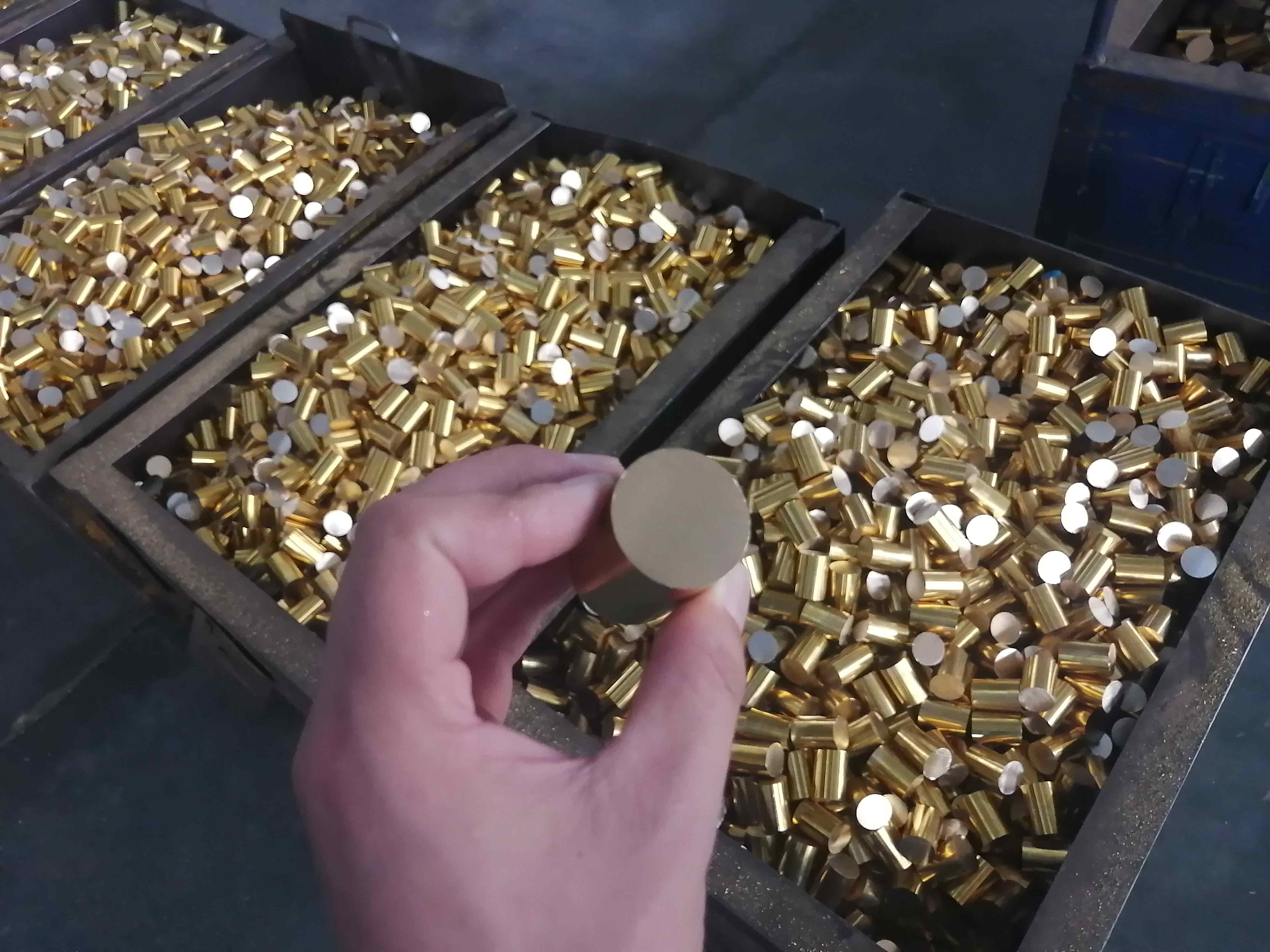 【南京】全自動銅材切割機SDY-Q300鋸切30mm小銅棒，客戶半年后下單了