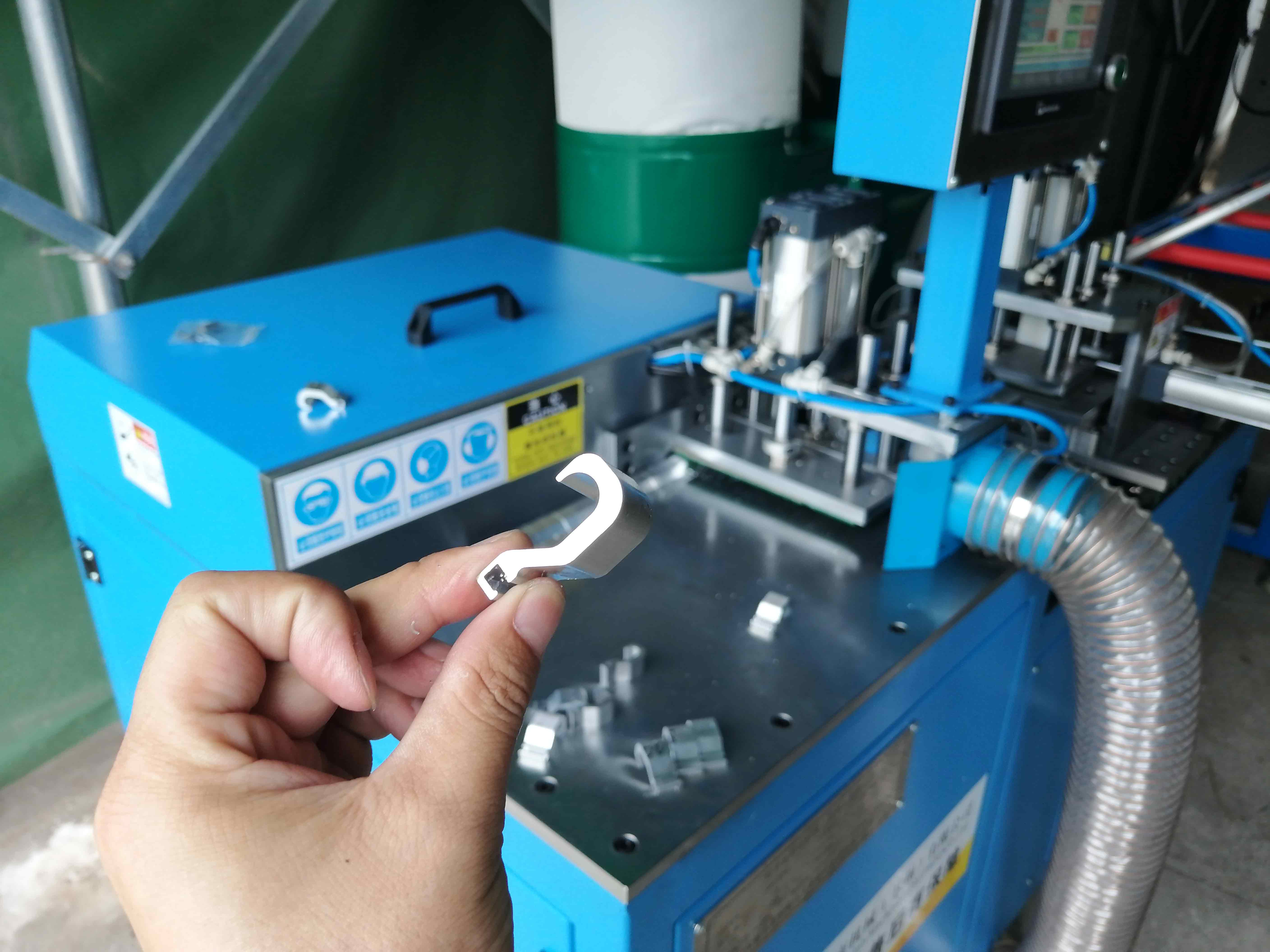 【蘇州】異型材切割用SDY-Q450全自動切鋁機客戶現場，為精度光潔度點贊