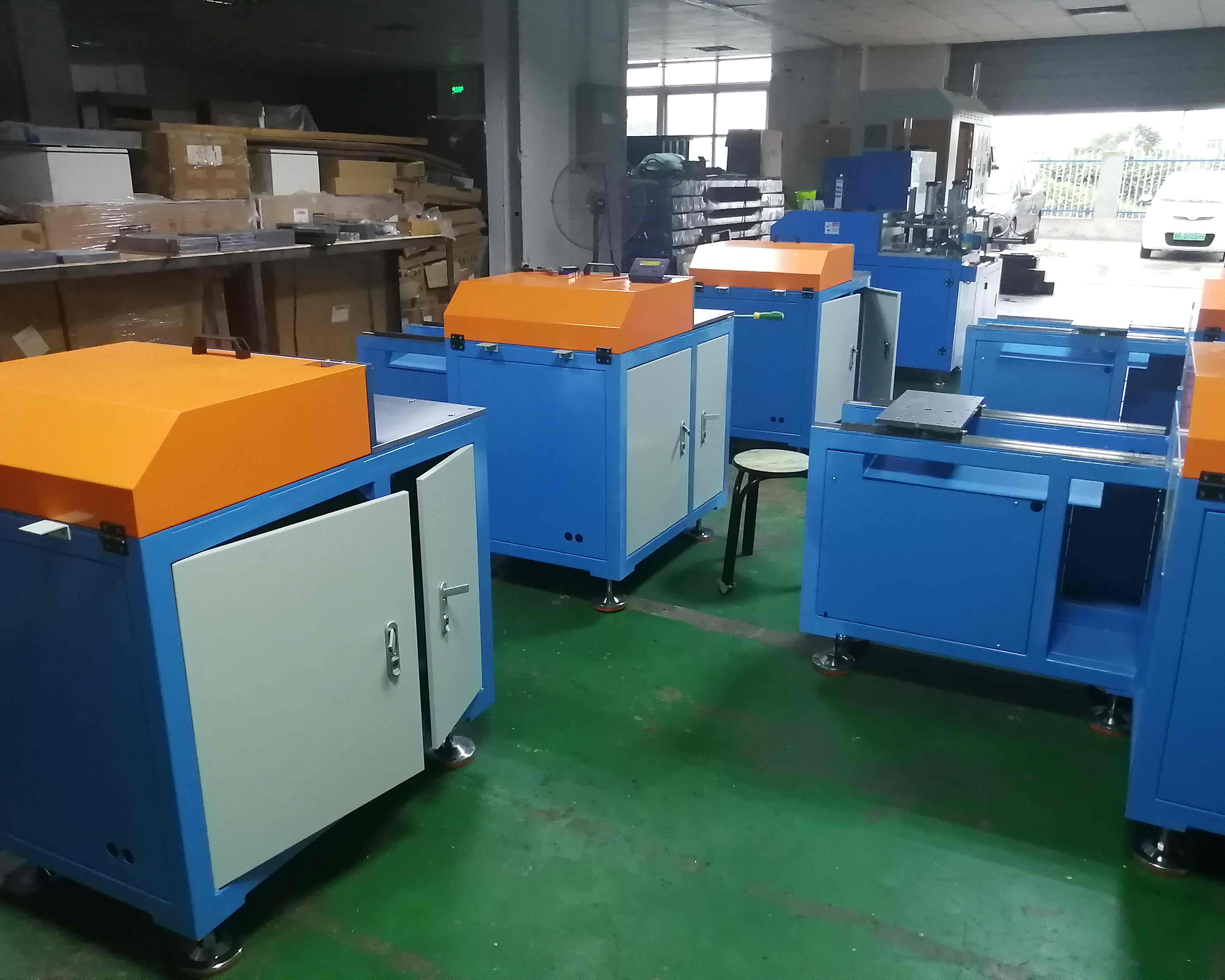 我司多款鋁材切割機(jī)設(shè)備正在加急裝配中，請(qǐng)耐心等待