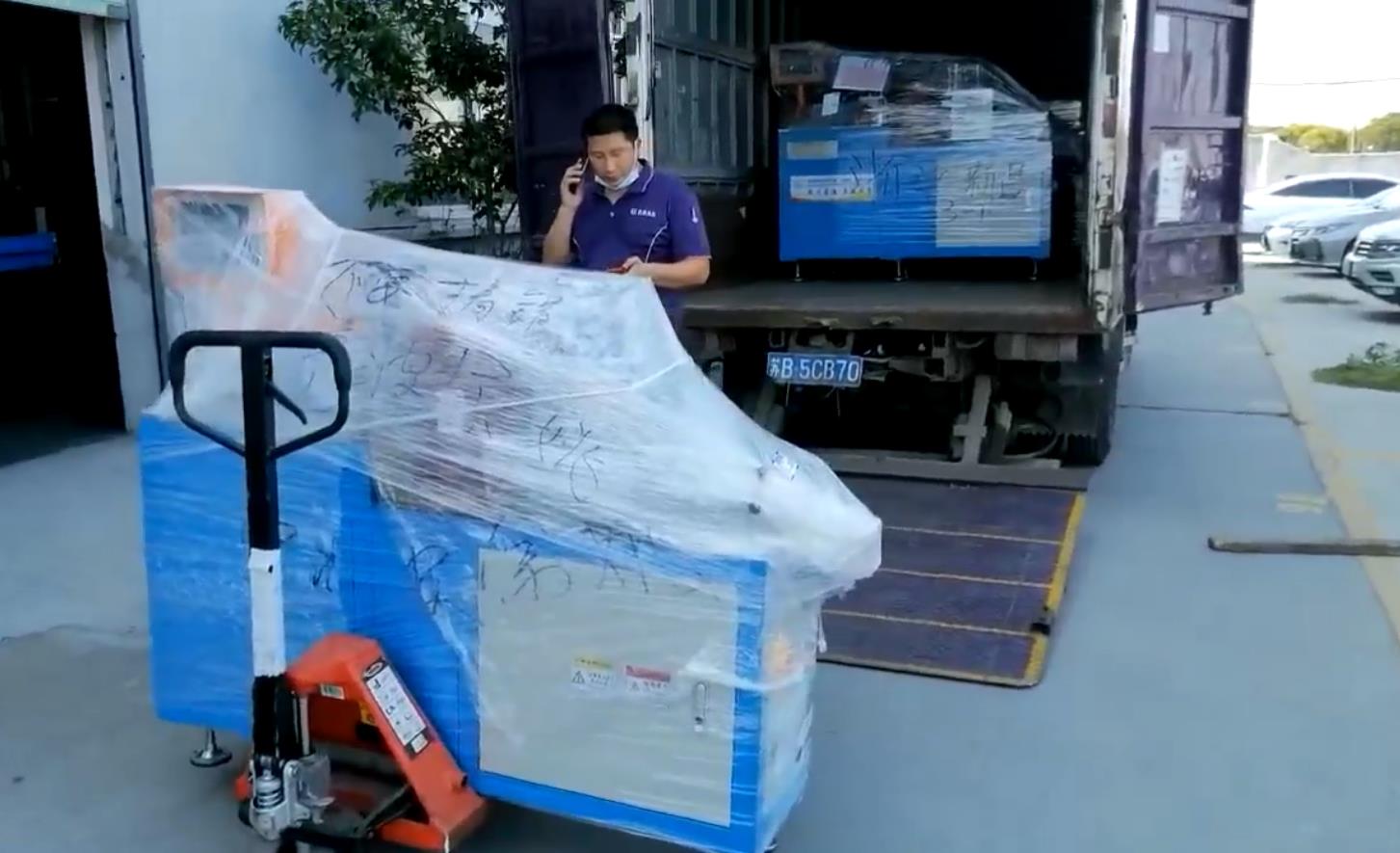 2臺全自動鋸鋁機SDY-Q350發(fā)往浙江新昌和余姚